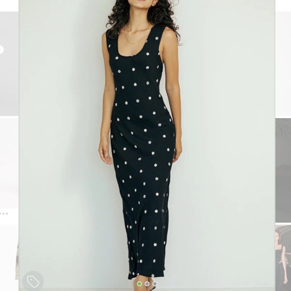 Ciao Lucia Diletta Chic Black Dress with floral embroidery